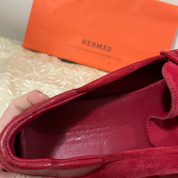 Gucci Red Velvet Loafers - Picture 4 of 6